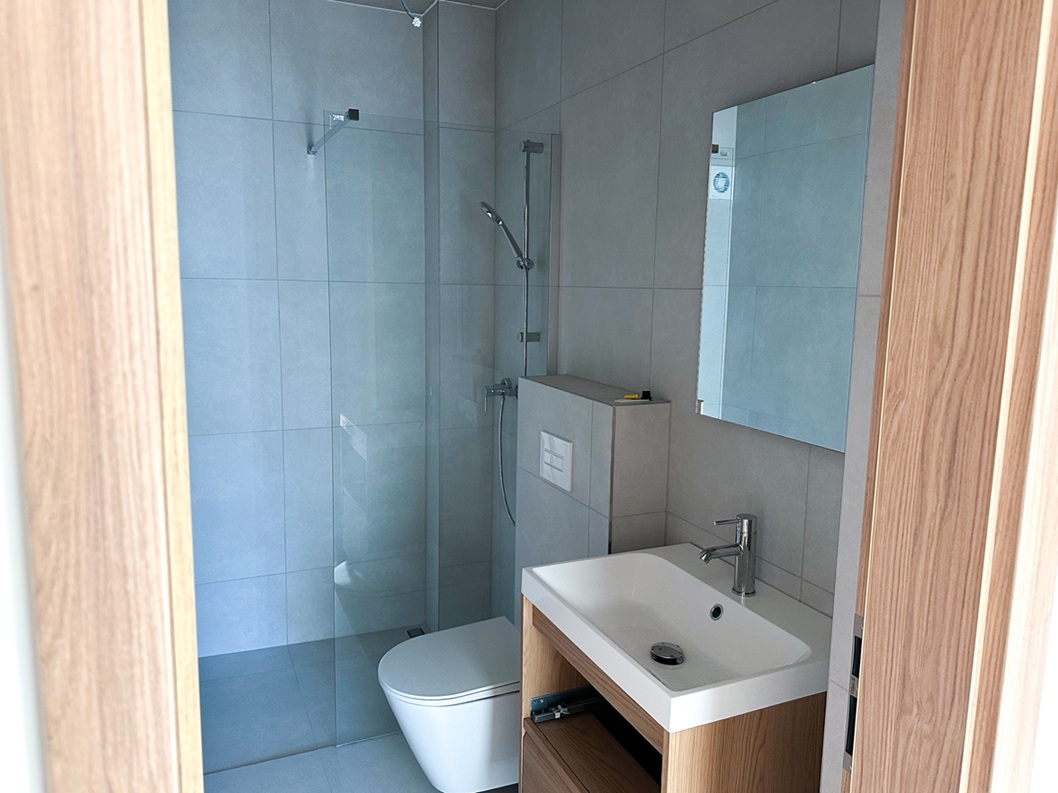 Koupelna v prvním patře domu EXCELENT FAMILY